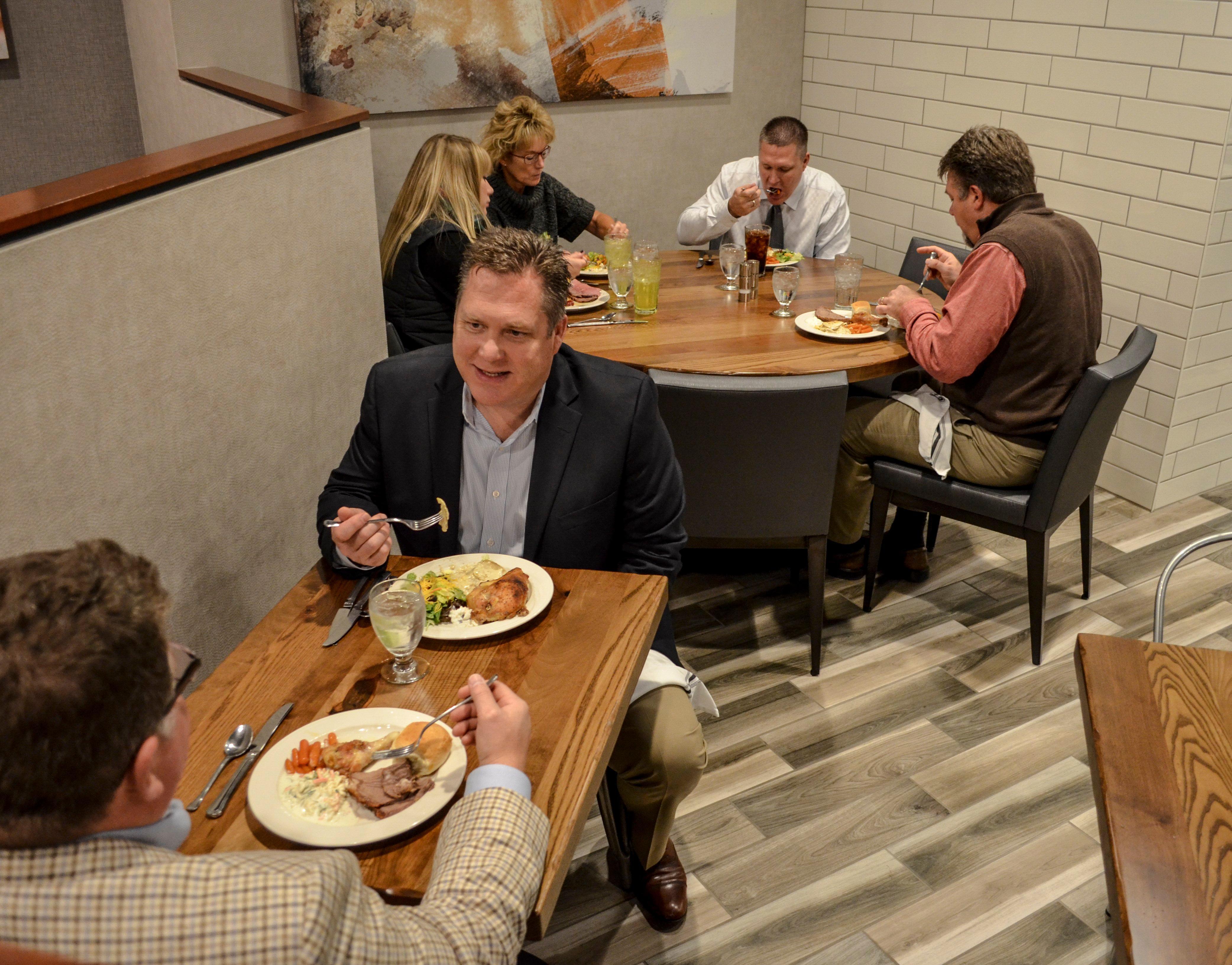 Holiday Inn Fargo By Ihg Bagian luar foto