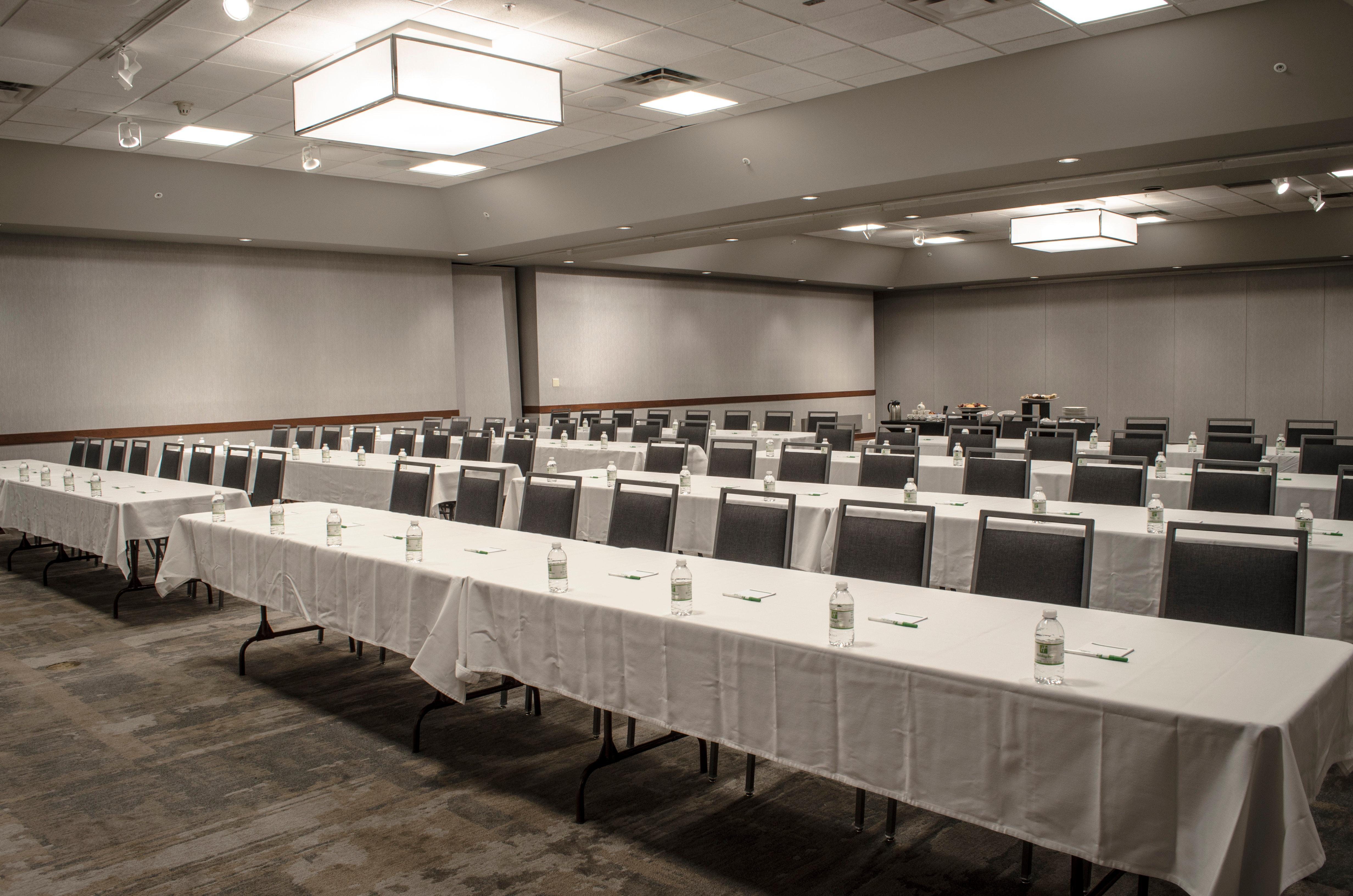 Holiday Inn Fargo By Ihg Bagian luar foto
