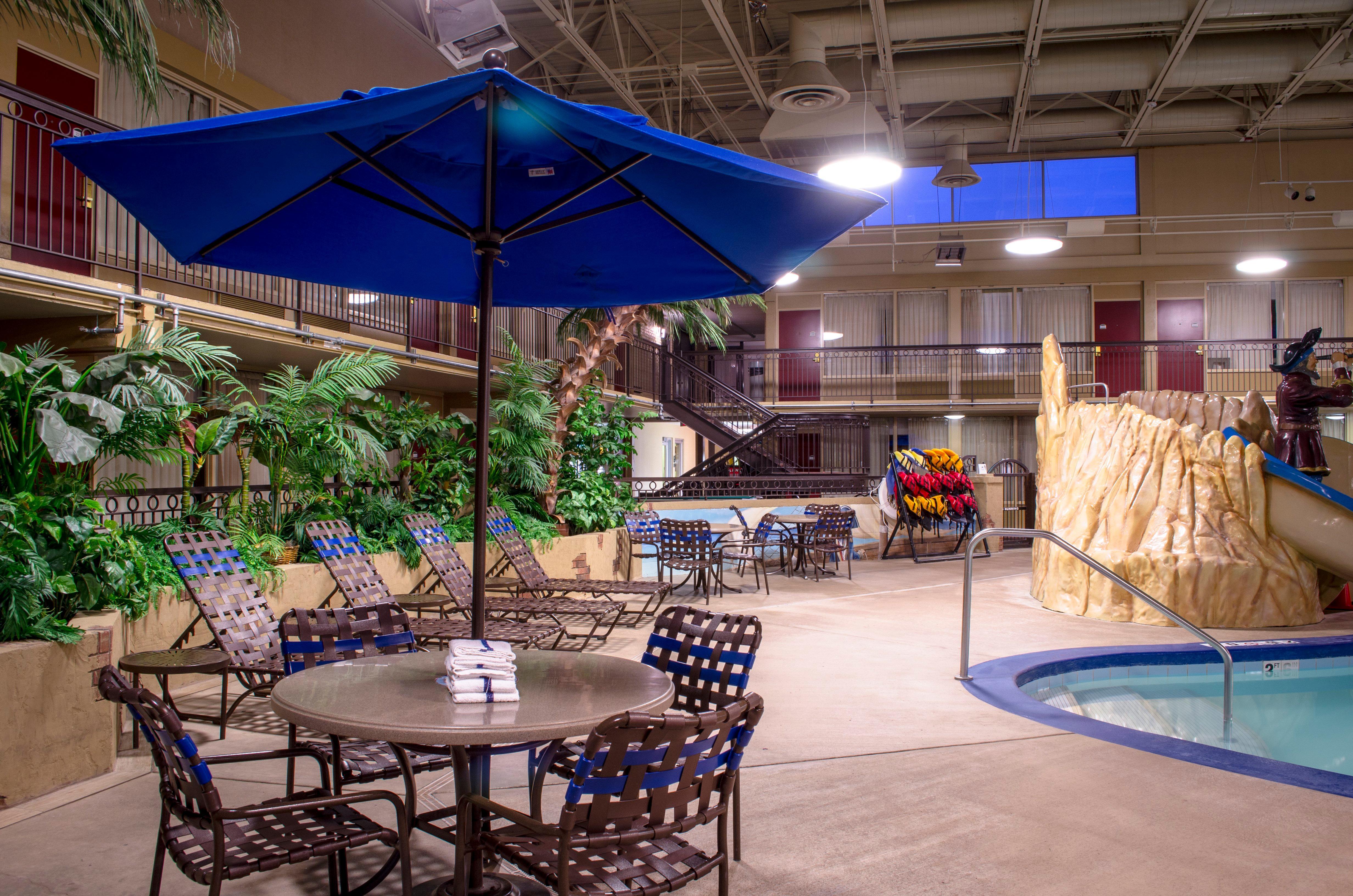Holiday Inn Fargo By Ihg Bagian luar foto