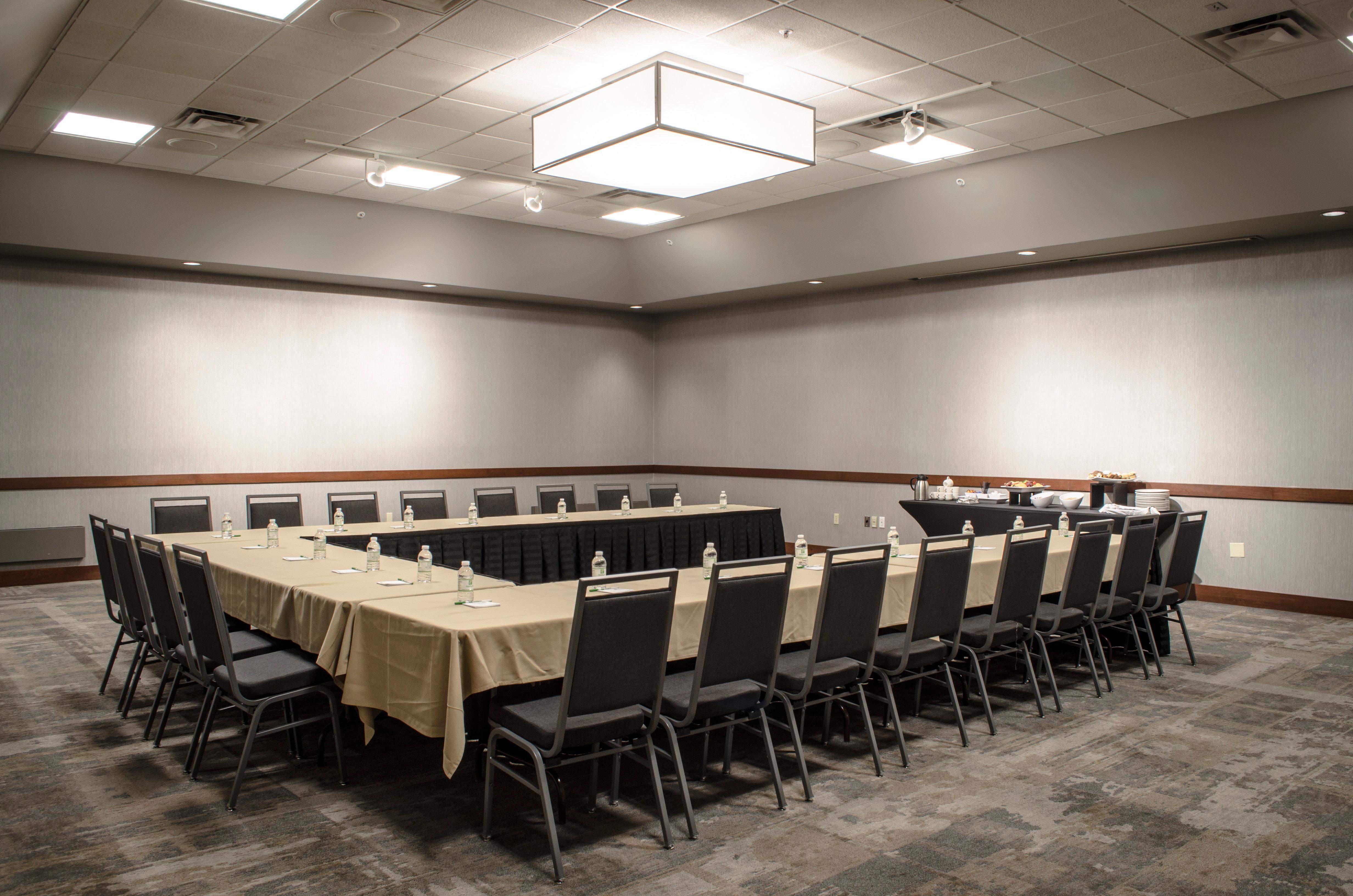 Holiday Inn Fargo By Ihg Bagian luar foto
