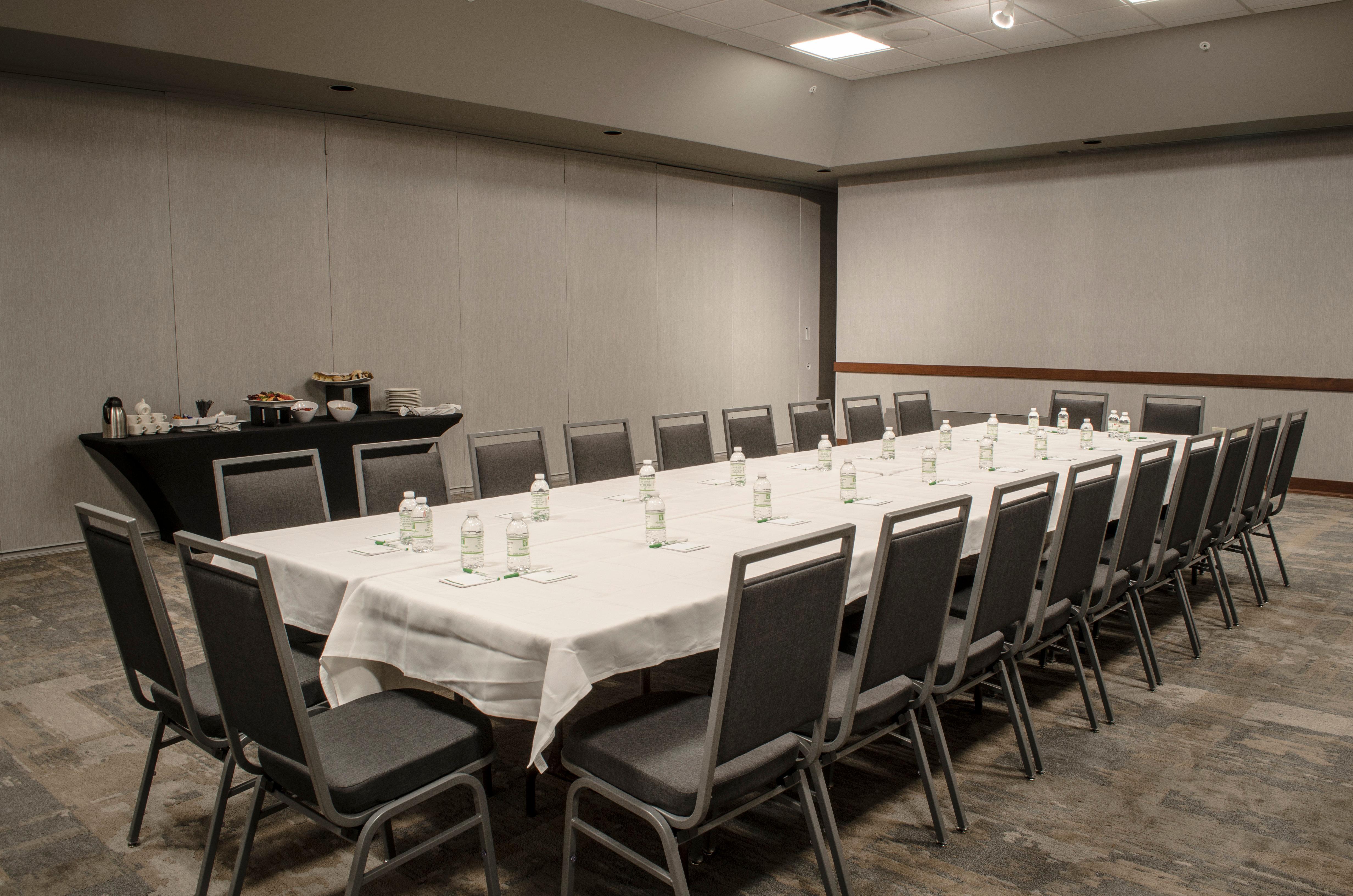 Holiday Inn Fargo By Ihg Bagian luar foto