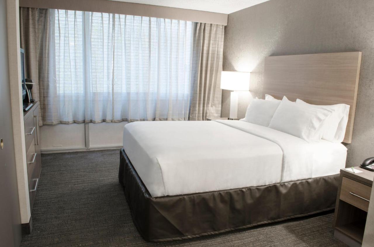 Holiday Inn Fargo By Ihg Bagian luar foto